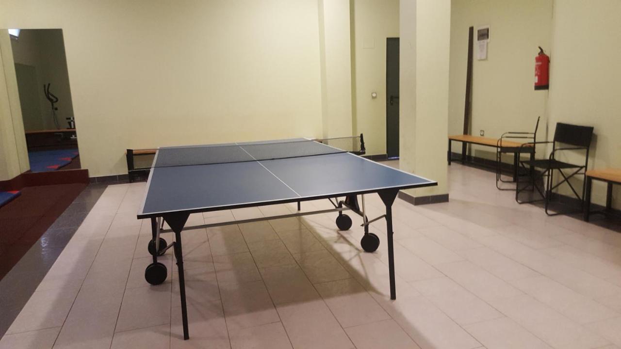 Ferienwohnung Piso Zona Hospital 6 Personas Oviédo Exterior foto