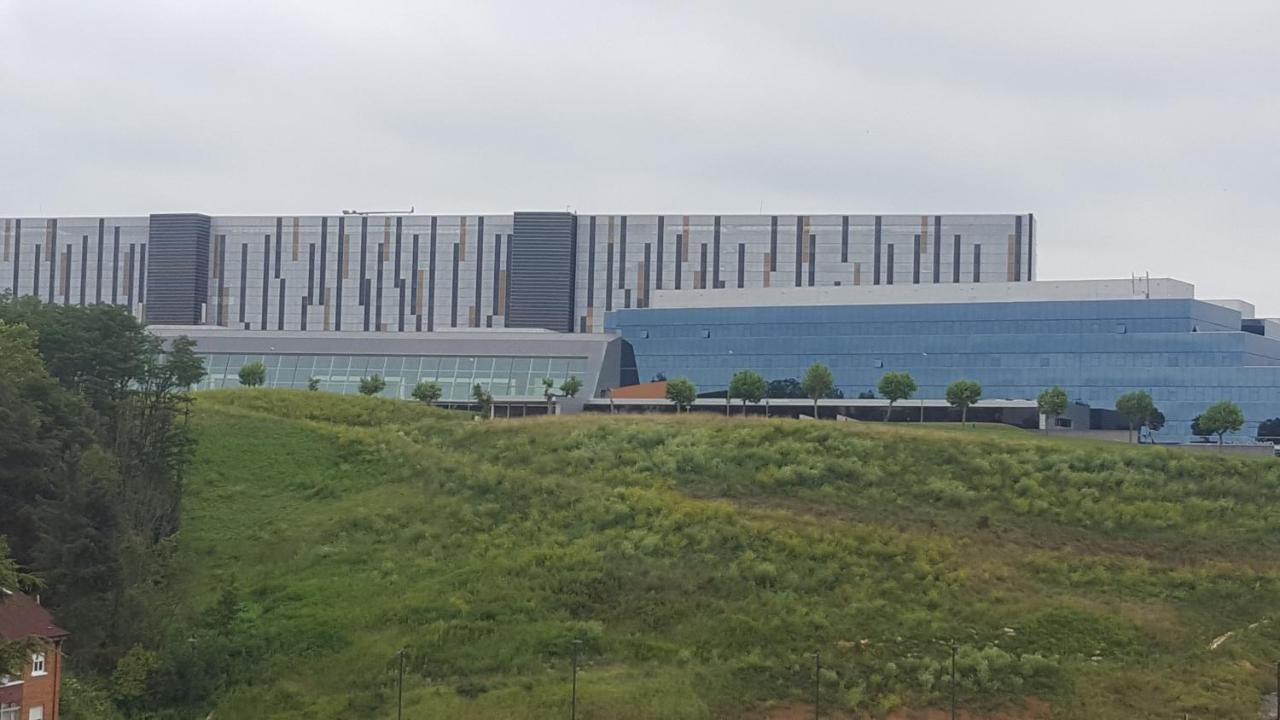 Ferienwohnung Piso Zona Hospital 6 Personas Oviédo Exterior foto