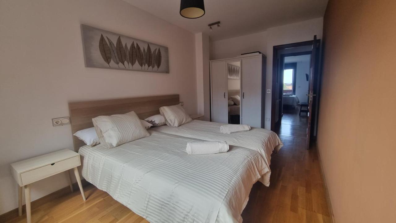 Ferienwohnung Piso Zona Hospital 6 Personas Oviédo Exterior foto