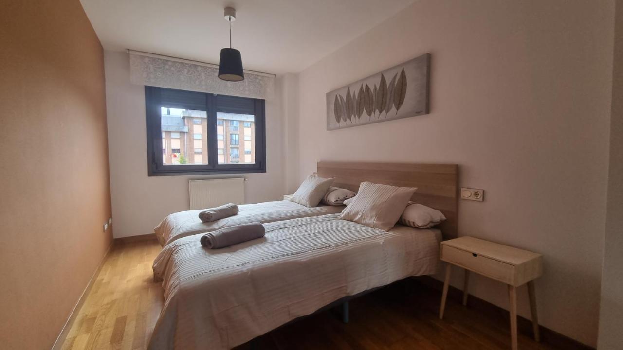 Ferienwohnung Piso Zona Hospital 6 Personas Oviédo Exterior foto