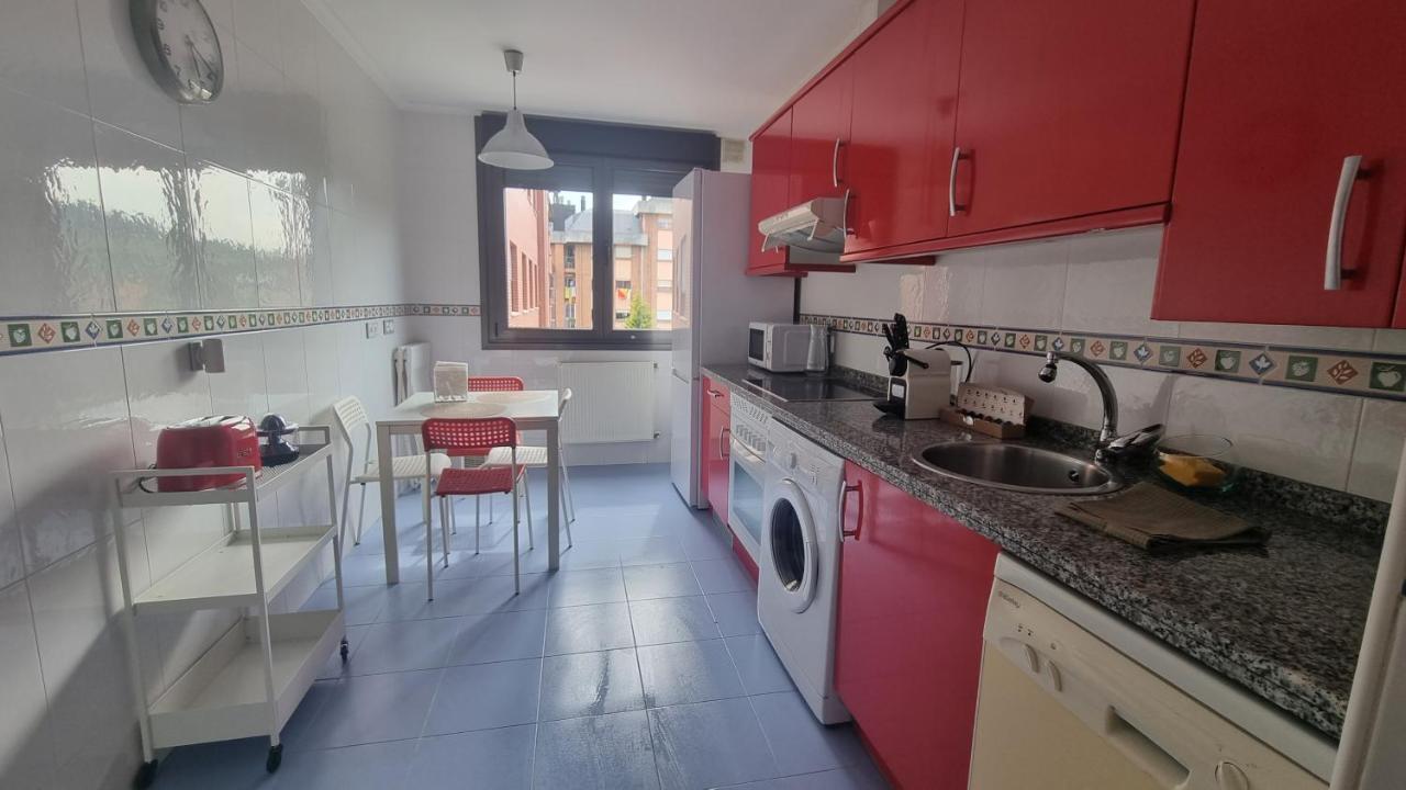 Ferienwohnung Piso Zona Hospital 6 Personas Oviédo Exterior foto
