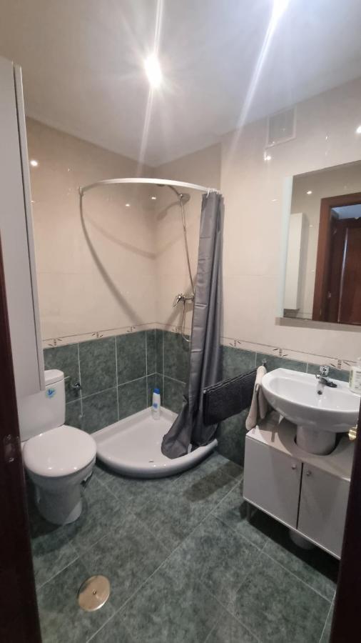 Ferienwohnung Piso Zona Hospital 6 Personas Oviédo Exterior foto
