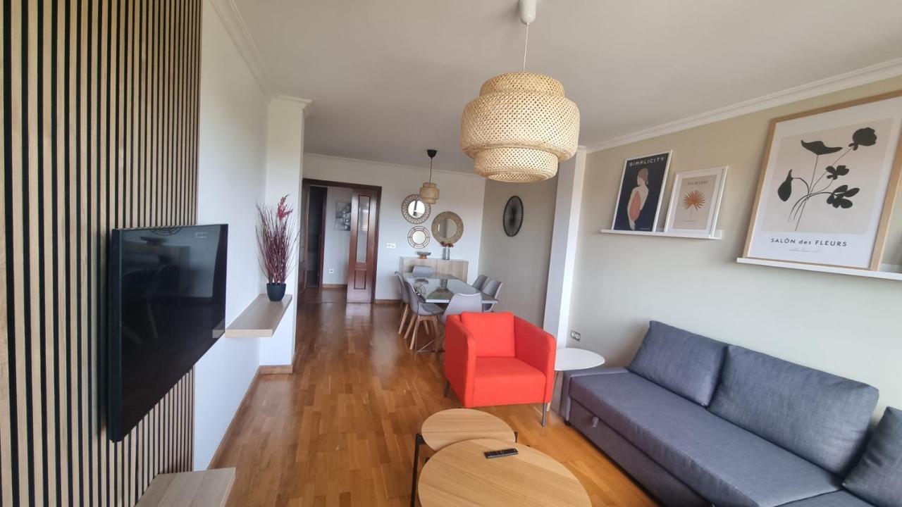 Ferienwohnung Piso Zona Hospital 6 Personas Oviédo Exterior foto